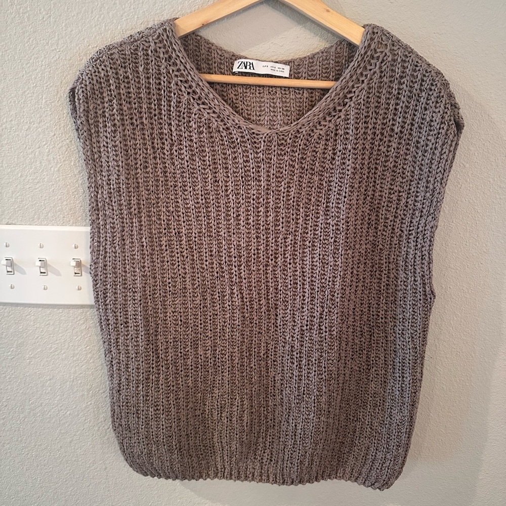 NWOT Zara crochet knit sweater vest Small Basic Taupe Fall Winter Style